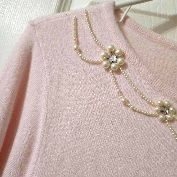 Mercer Street Studio Light Pink Beaded Pearl & Rhinestone Neckline Sweater, EUC! - Picture 4 of 10